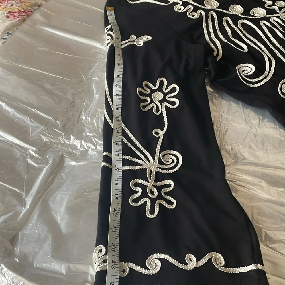 Carole Little. Plus Size 2X. Black Top with White Shiny Embroidered Designs - Picture 7 of 16